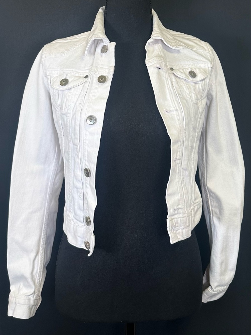 #187- H&M White Denim Jean Jacket -‎ Cropped Button-Front